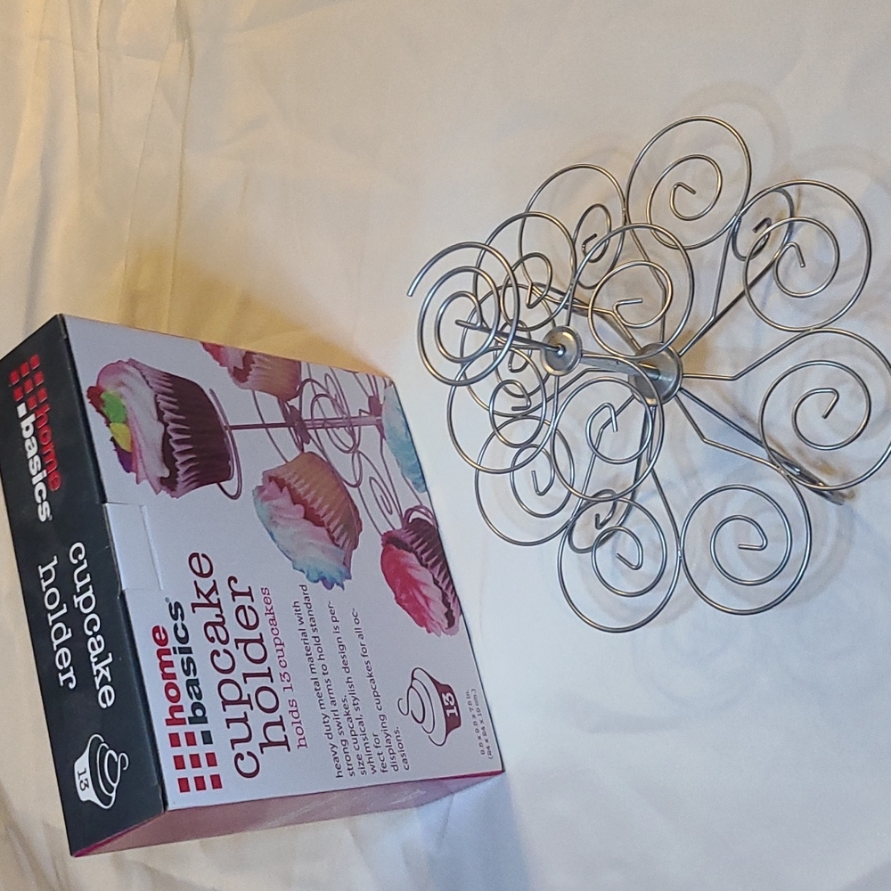 NWT Cupcake Holder for 13 treats 🧁
